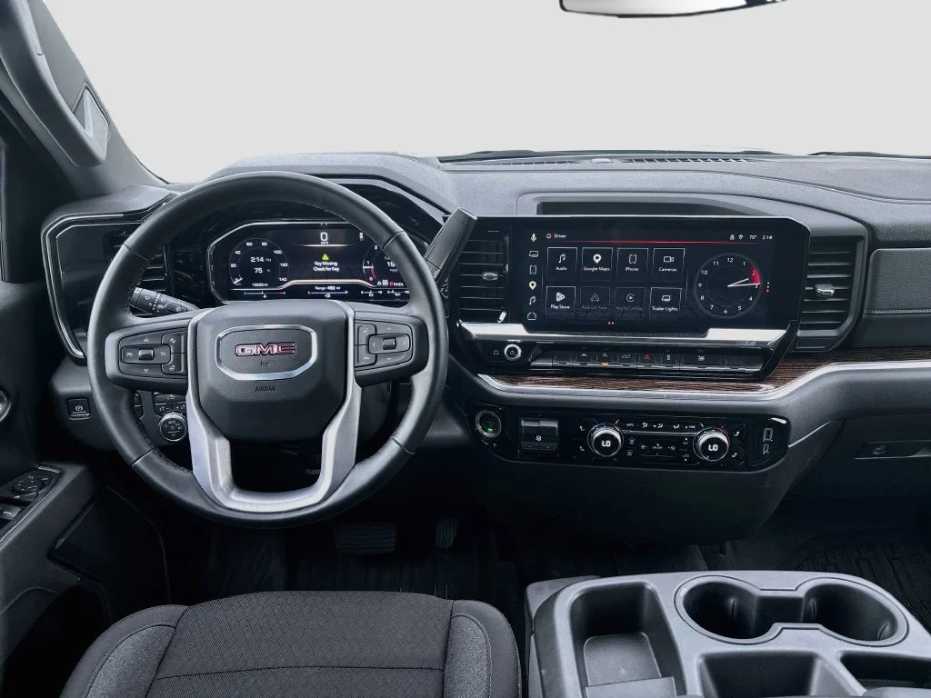 Used 2025 Summit White GMC Elevation image 16