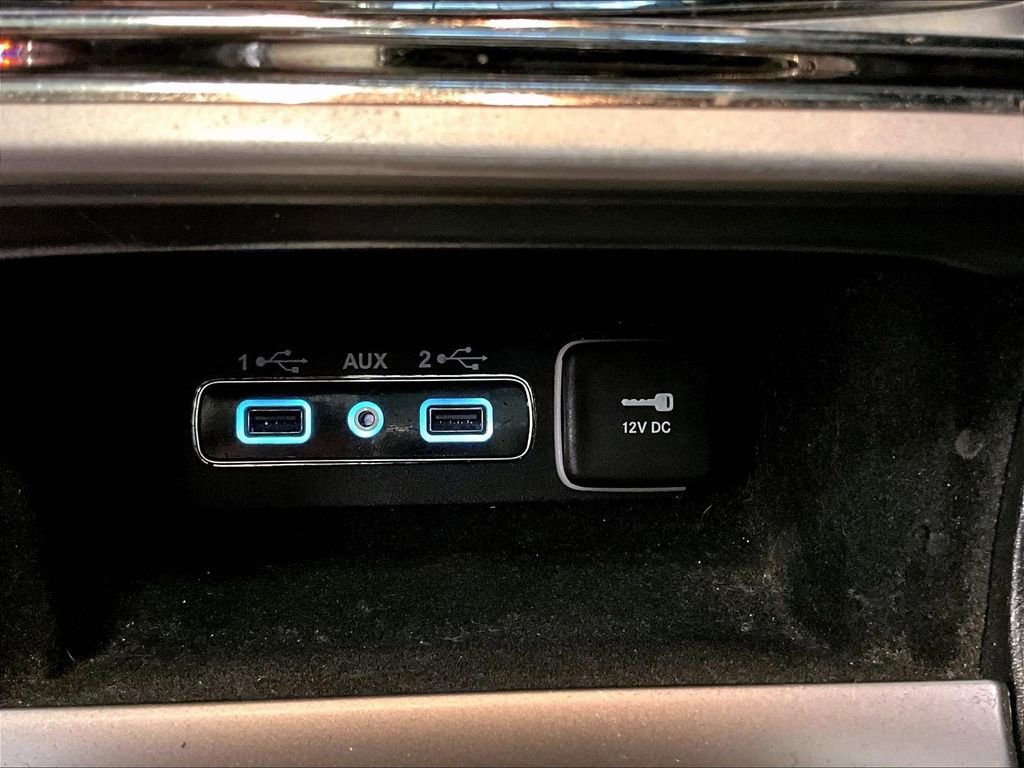 Used 2018 White Jeep Overland image 27