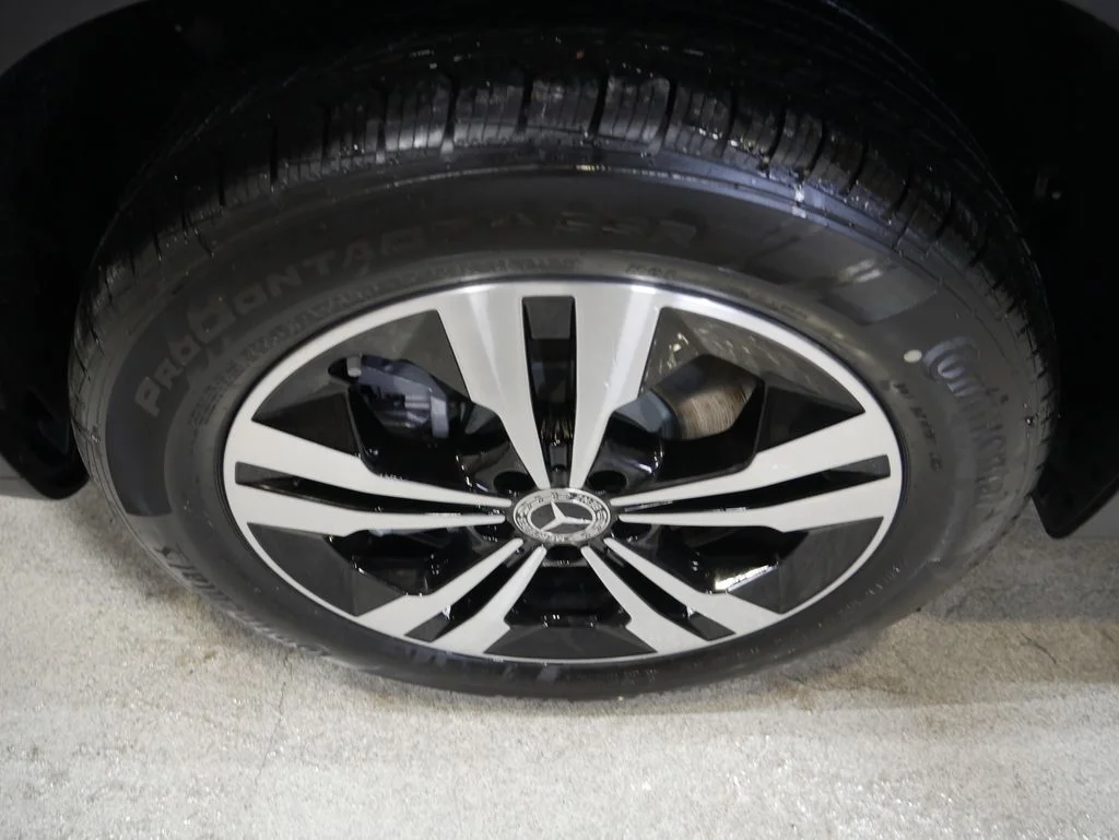 Certified Used 2026 Polar White Mercedes-Benz GLB 250 image 12