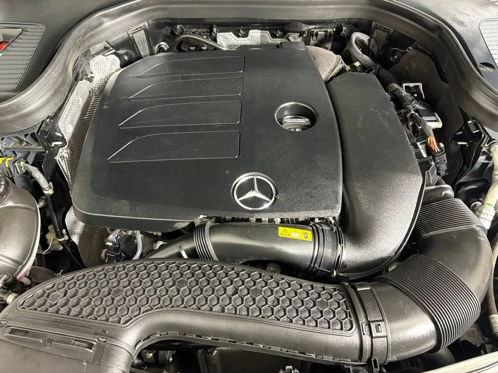 Used 2022 Black Mercedes-Benz GLC 300 image 39