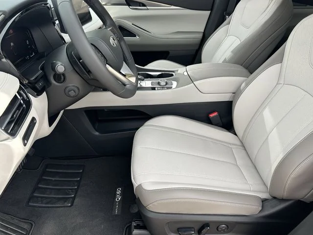 New 2027 MINERAL BLACK INFINITI Luxe AWD image 21