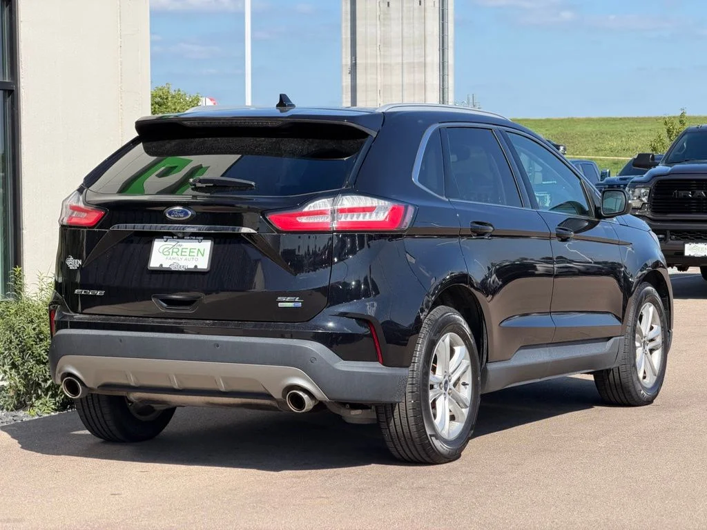 Used 2020 Black Ford SEL image 5