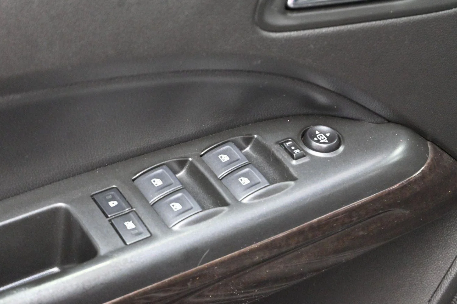 Used 2019 Onyx Black GMC 4WD SLT image 12