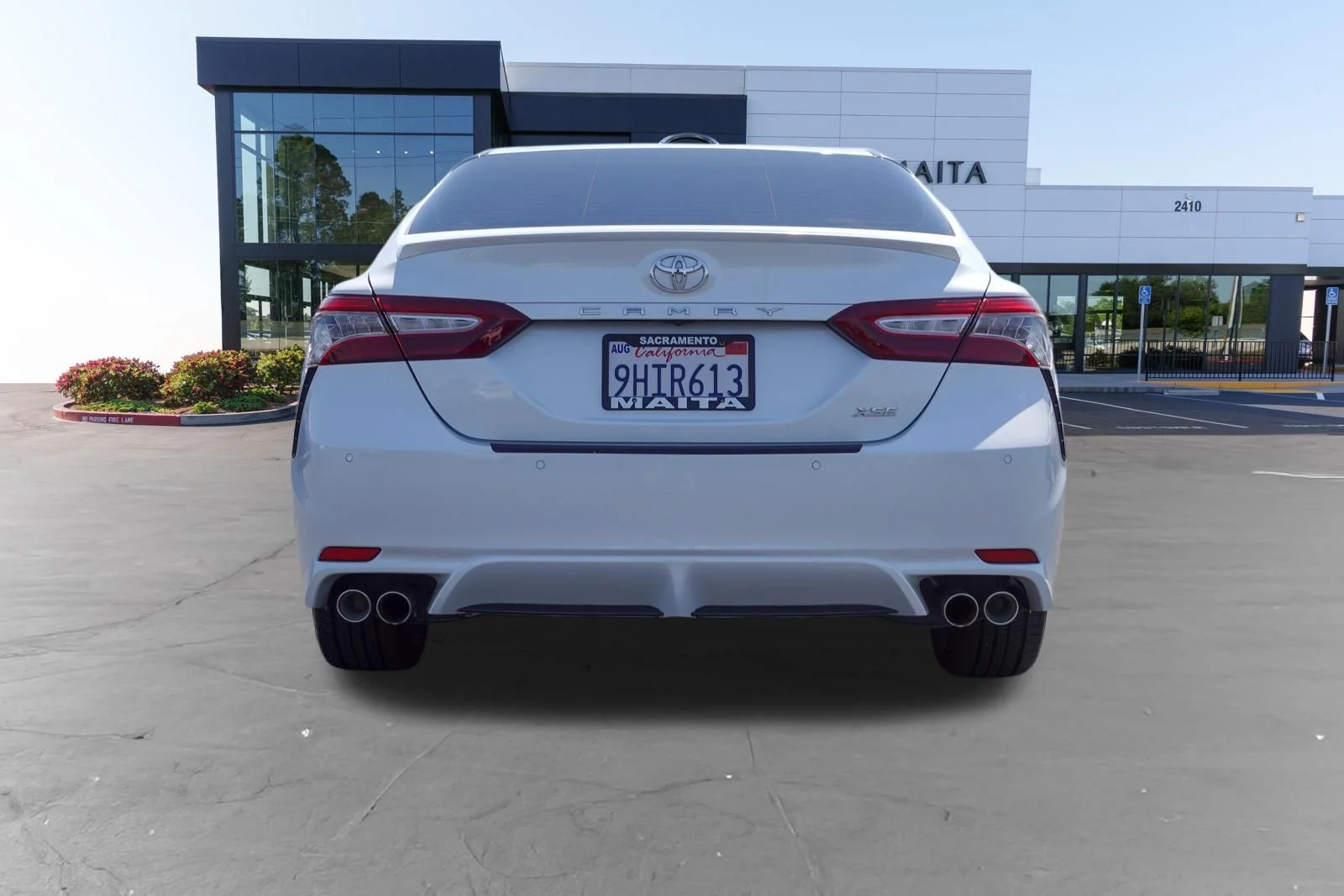 Used 2018 Wind Chill Pearl Toyota XSE image 4