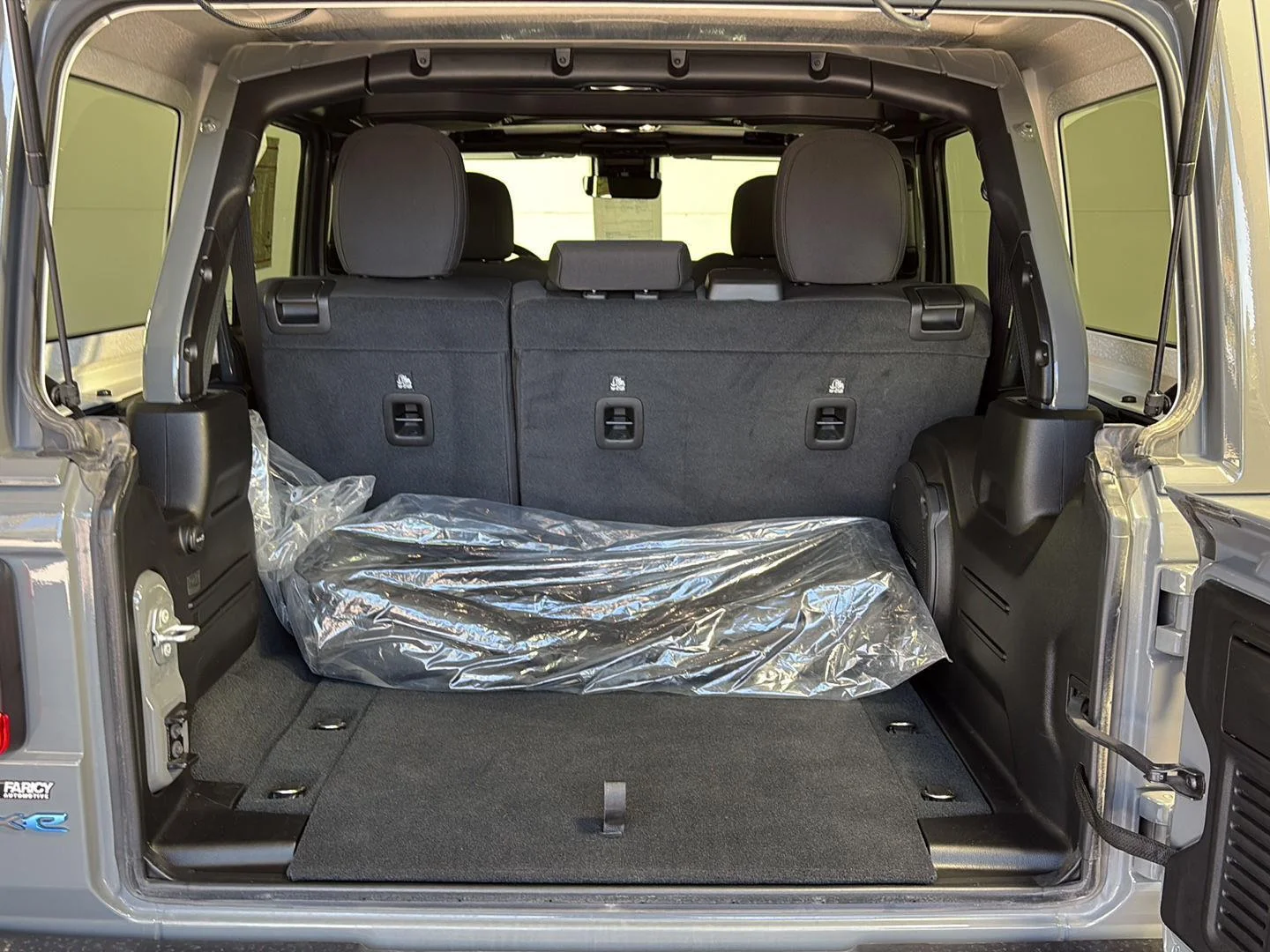Used 2023 Sting-Gray Clearcoat Jeep Rubicon image 9