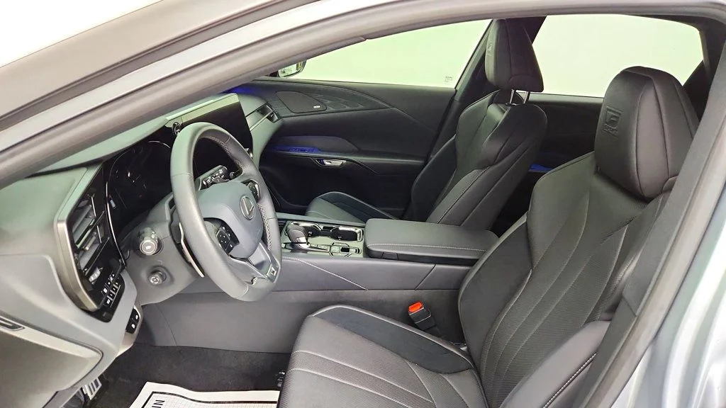 Used 2025 Iridium Lexus RX 500h F SPORT Performance AWD image 21