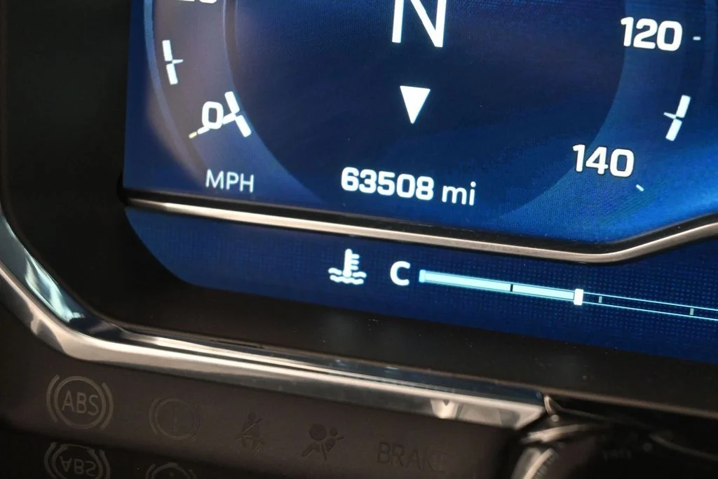 Used 2022 Summit White Chevrolet LT image 30