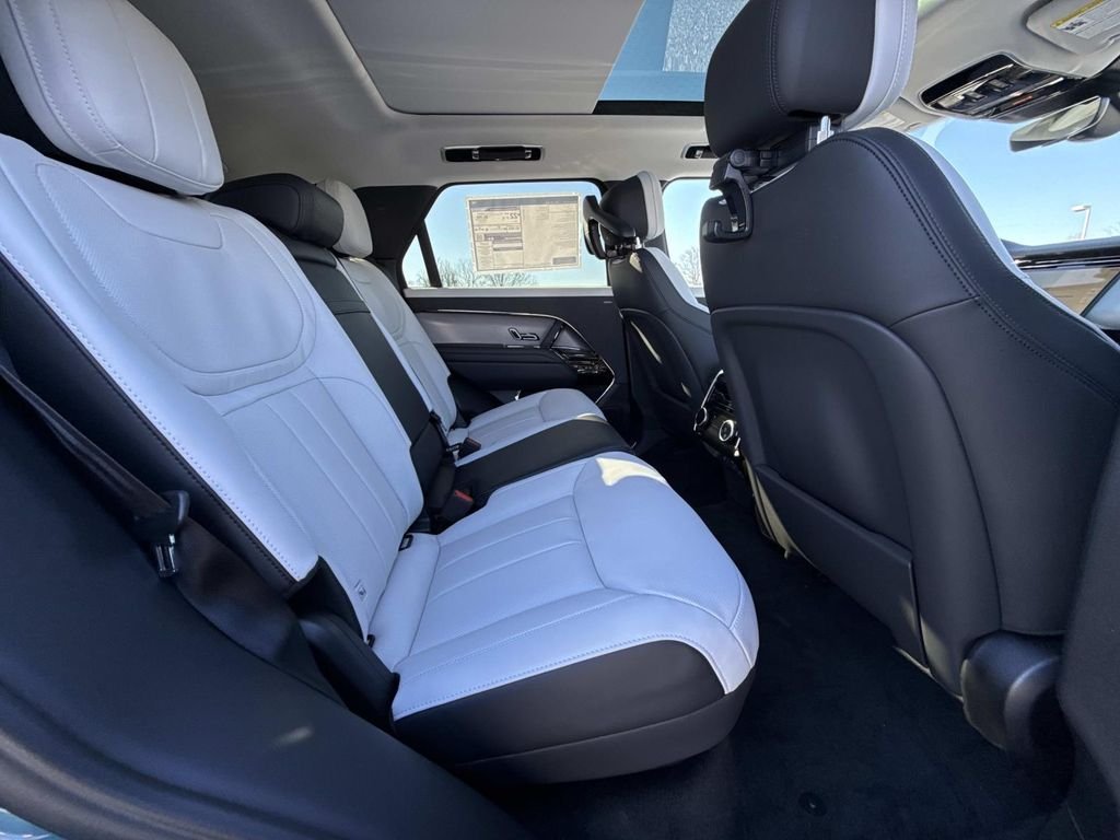 New 2026 Giola Green Land Rover Dynamic SE image 14