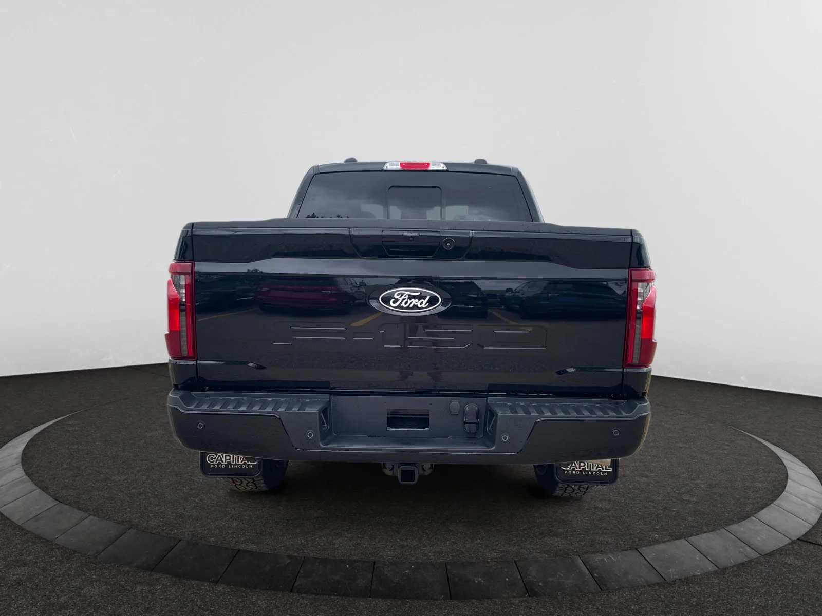 New 2026 Agate Black Metallic Ford XLT image 4
