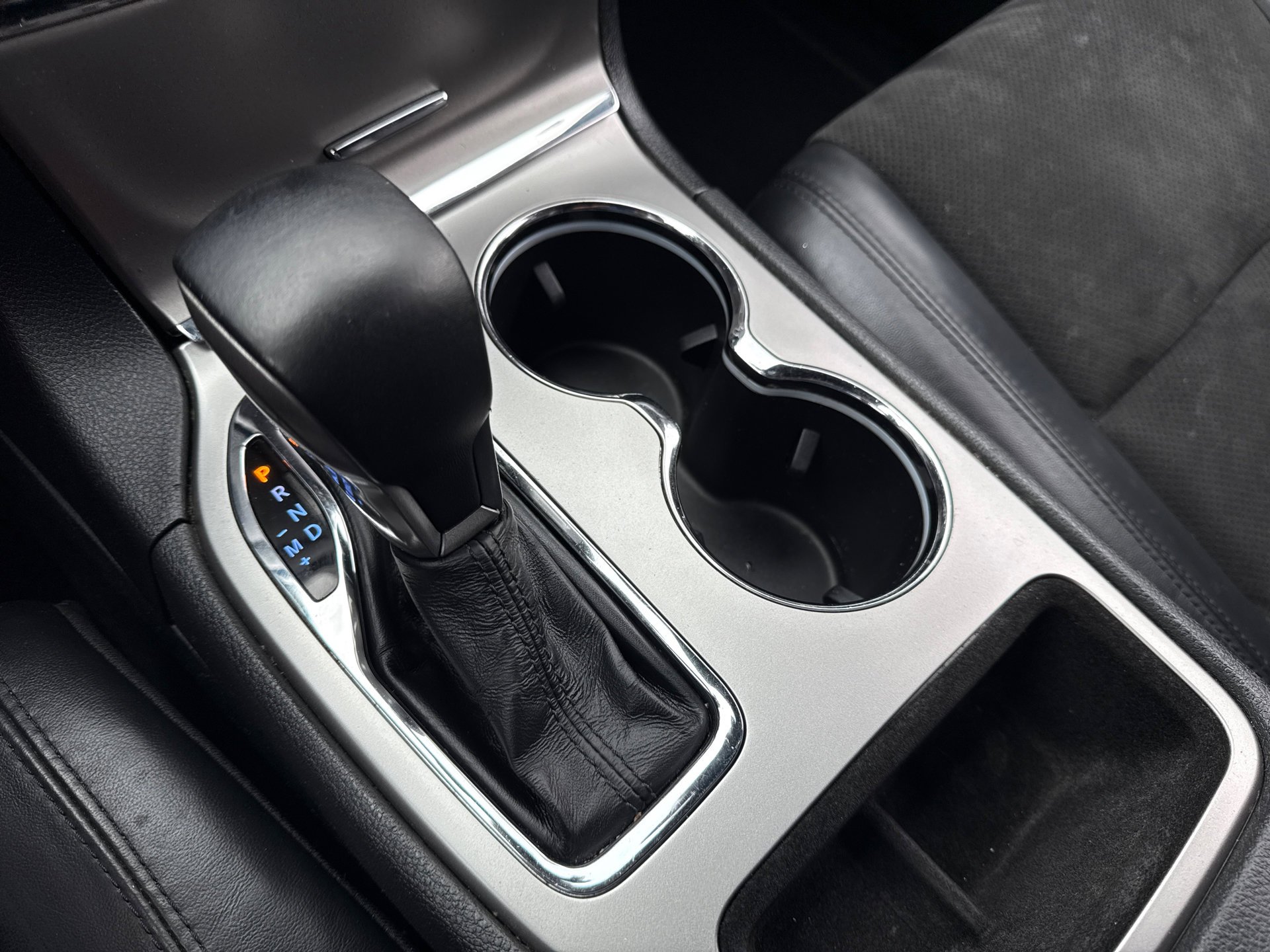Used 2019 Granite Crystal Metallic Clearcoat Jeep Altitude image 24