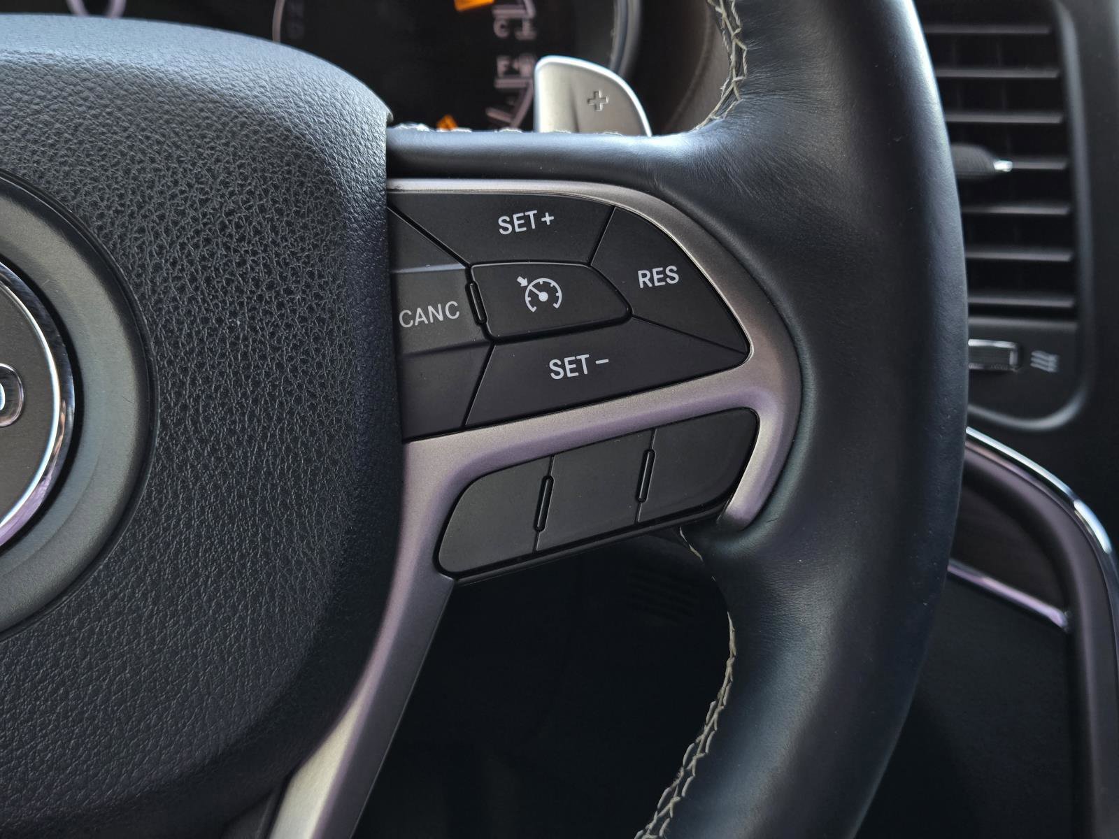 Used 2017 Ivory 3-Coat Jeep Overland image 17