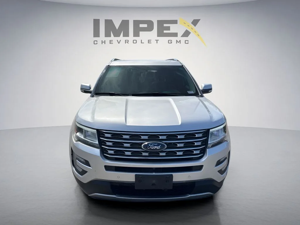 Used 2017 Silver Ford Limited image 8