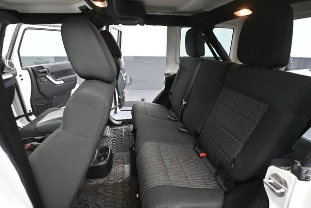 2012 Jeep Wrangler Unlimited Rubicon - Photo 33