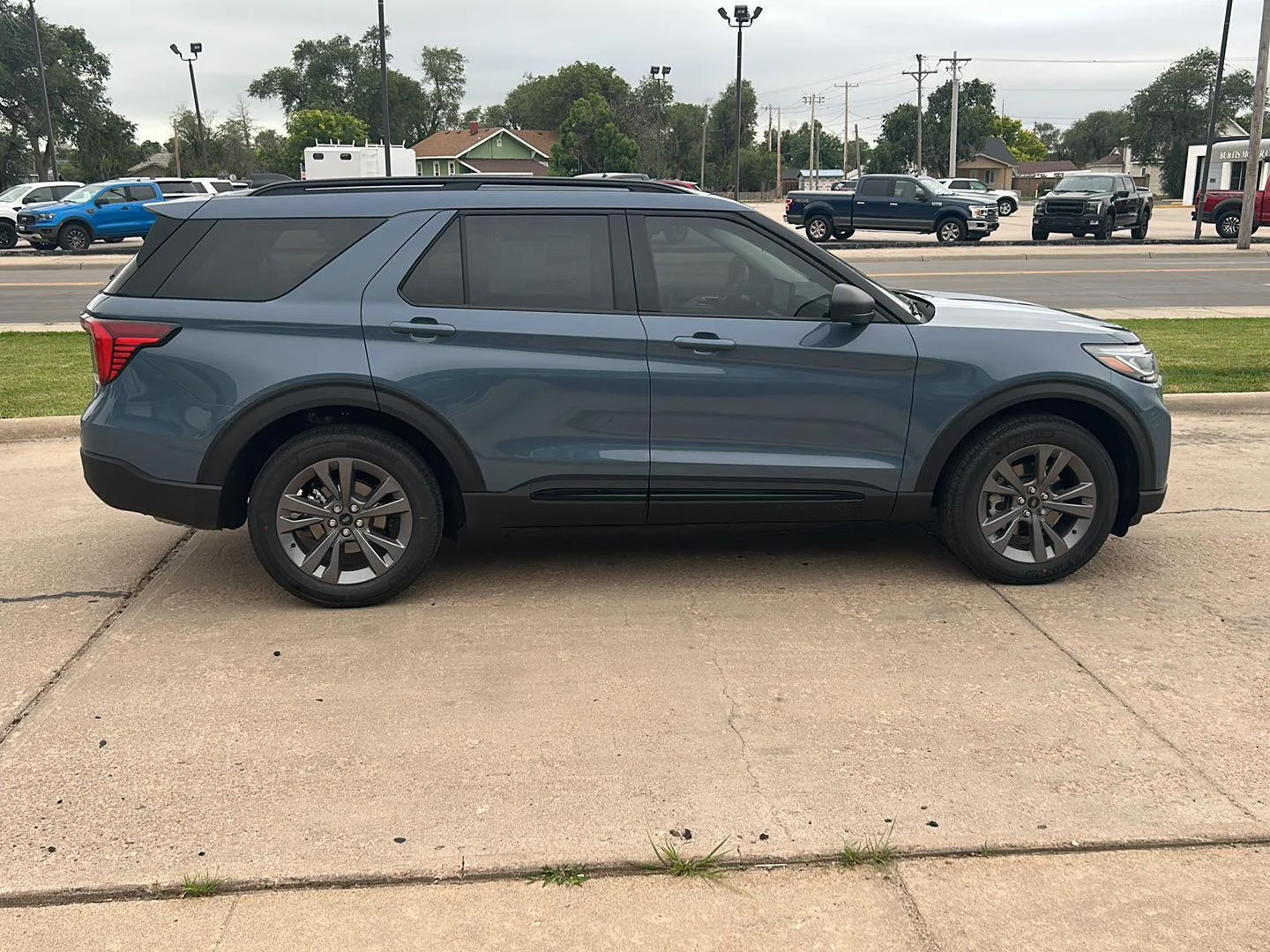 New 2026 Vapor Blue Metallic Ford Active image 6
