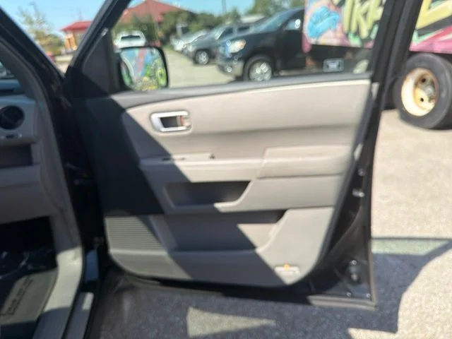 Used 2009 Black Honda EX-L image 33