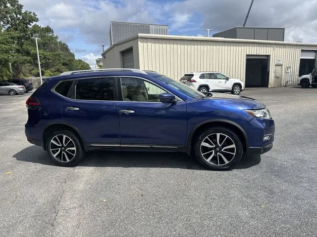 Used 2019 Blue Nissan SL image 4