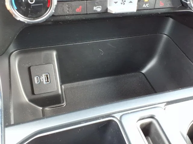Used 2022 White Ford XLT image 25
