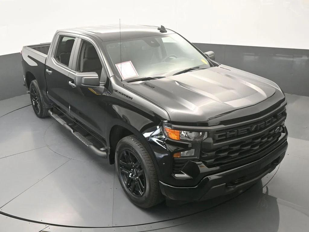 Used 2025 Black Chevrolet Custom image 56