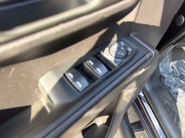Used 2023 Gray Chevrolet Custom image 17