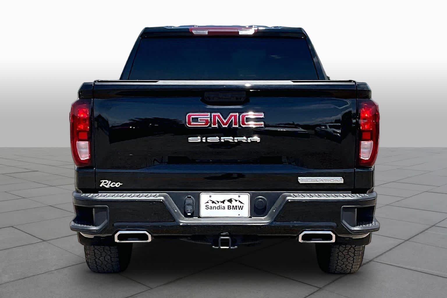 Used 2026 Onyx Black GMC Elevation image 4