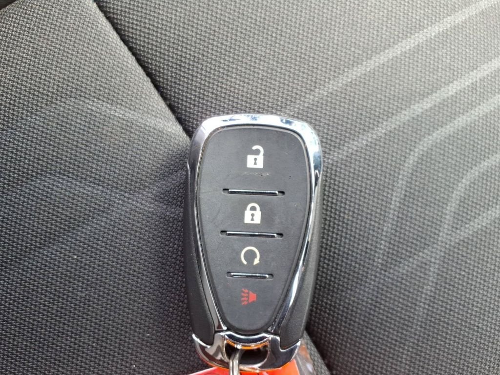 Used 2022 Red Chevrolet LT image 40