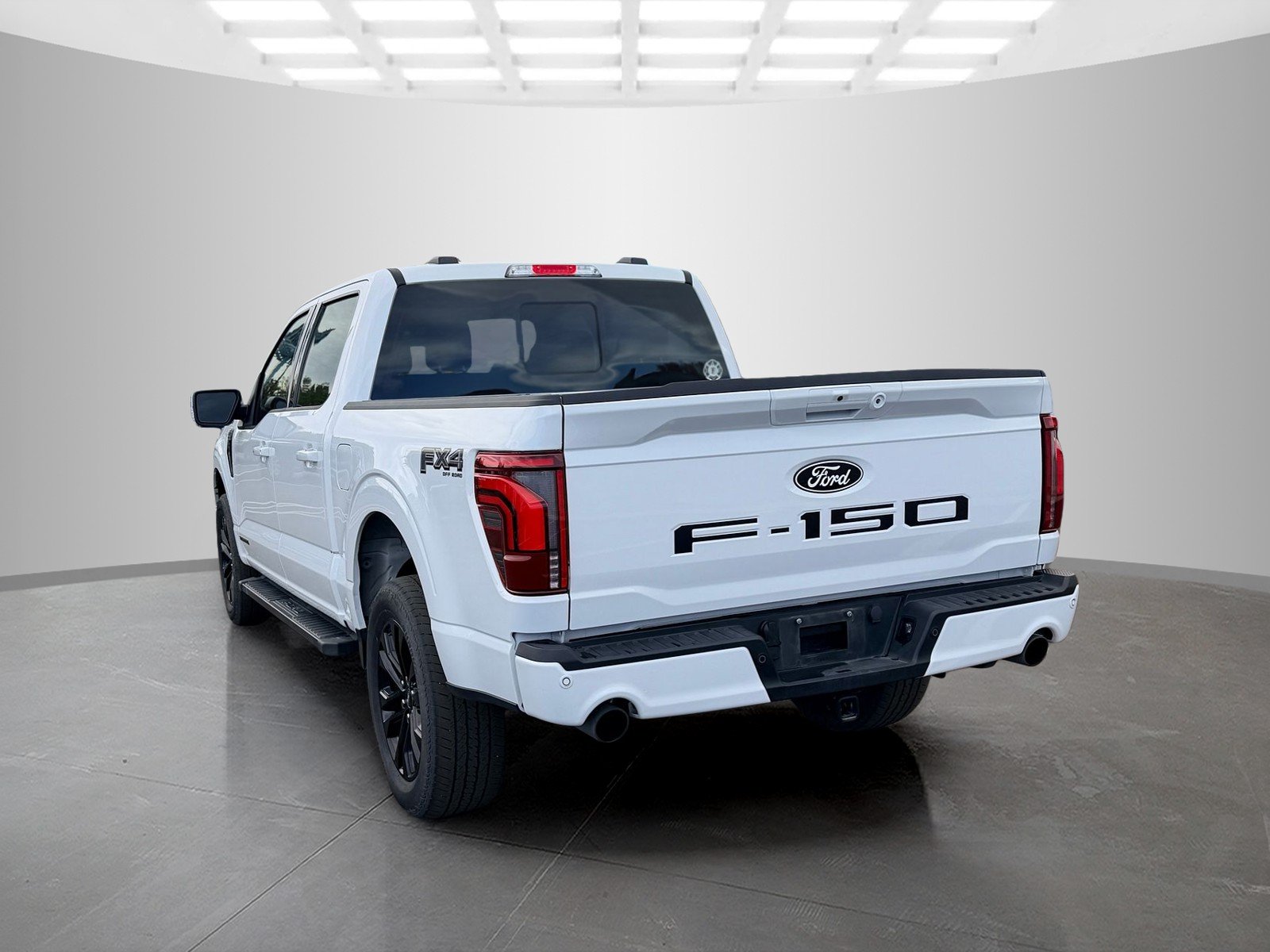 Used 2025 White Ford Lariat image 7