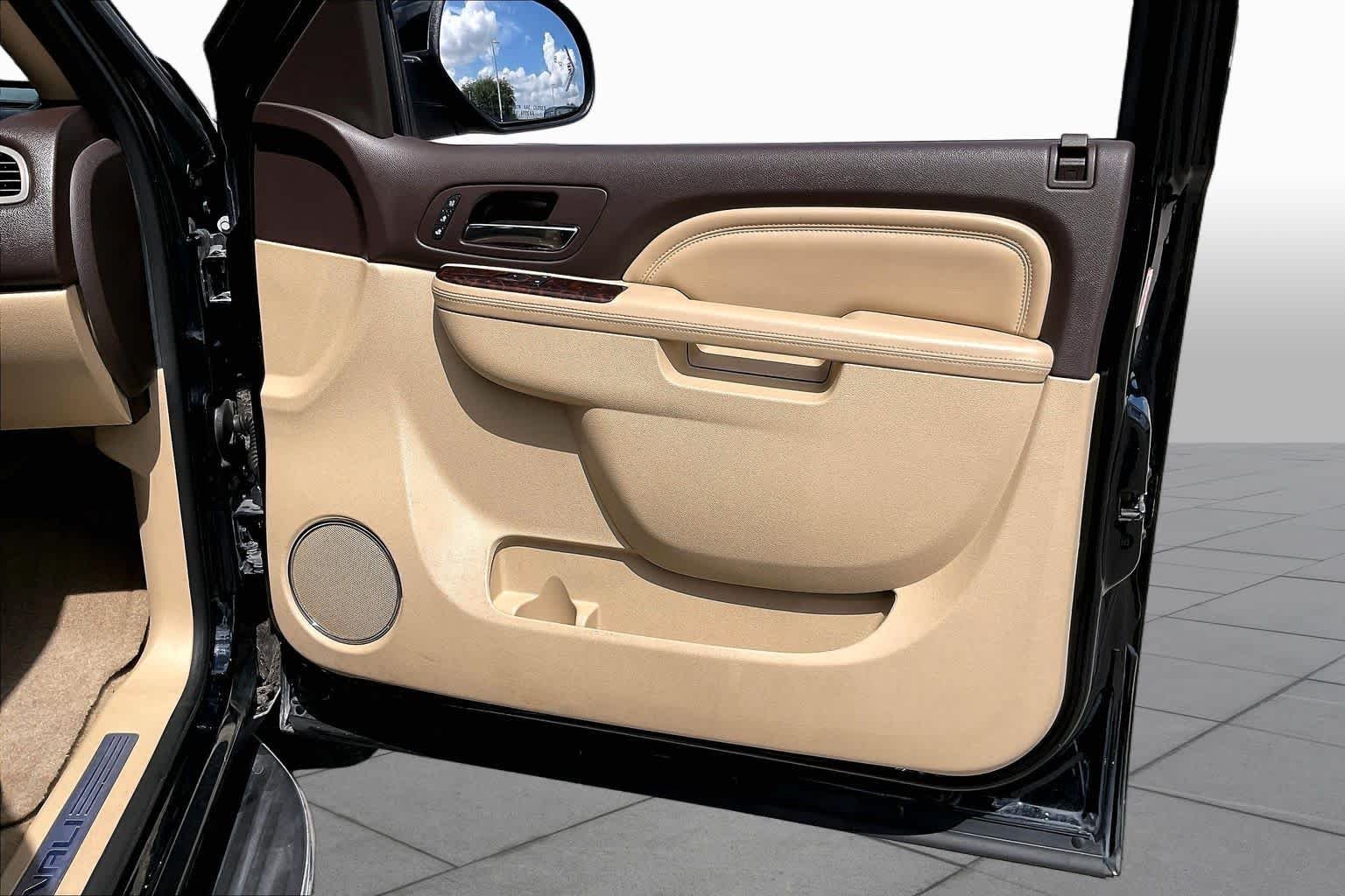 Used 2014 Onyx Black GMC Denali image 22