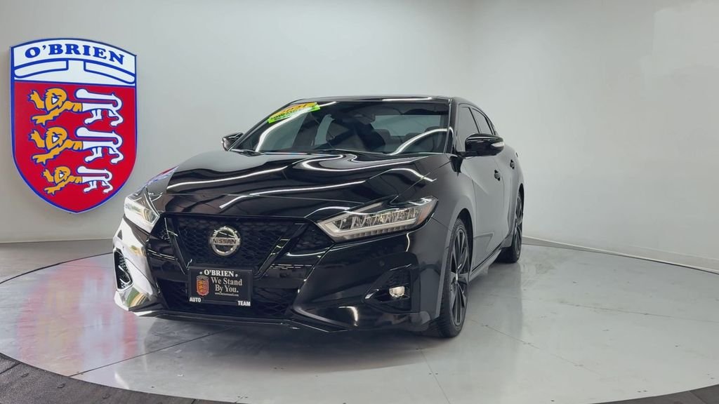 Used 2021 Super Black Nissan SR image 9