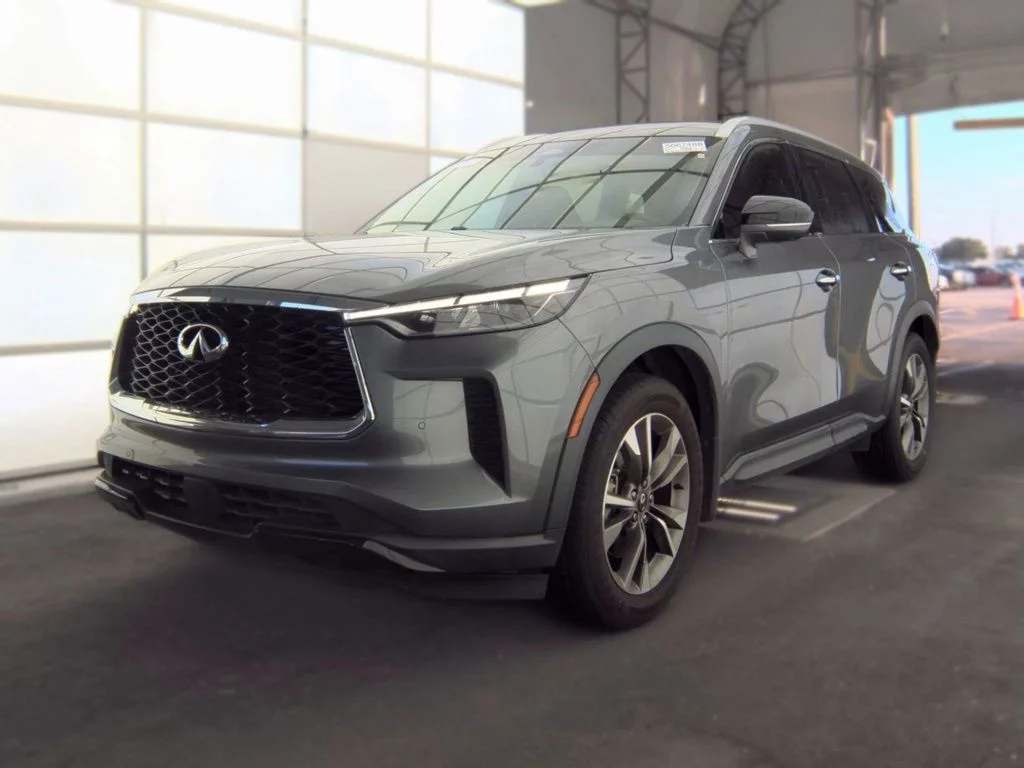 Used 2023 Gray INFINITI LUXE image 1