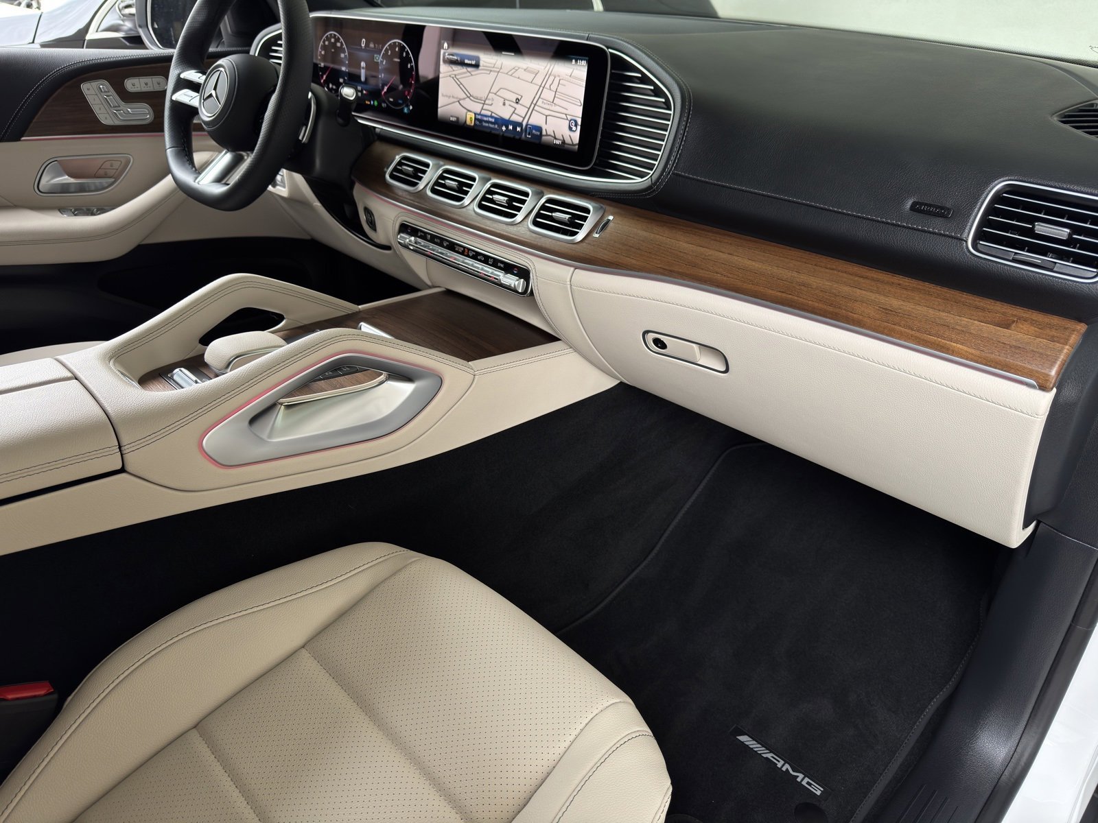 2025 Mercedes-Benz GLS Base - Photo 31