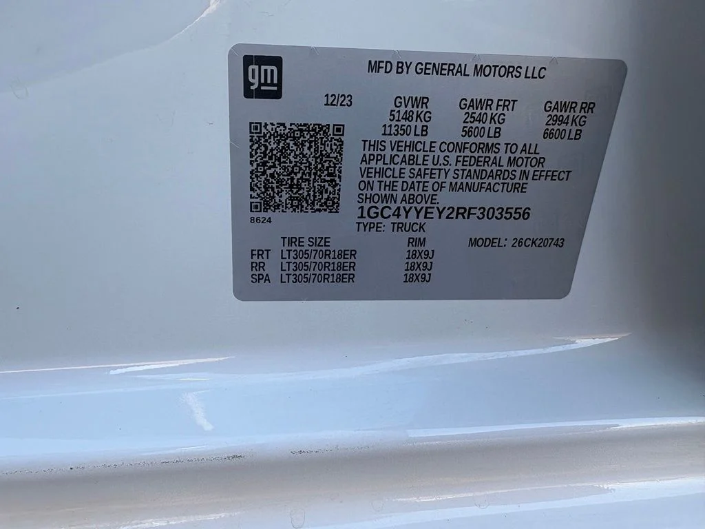 Used 2024 White Chevrolet ZR2 image 33