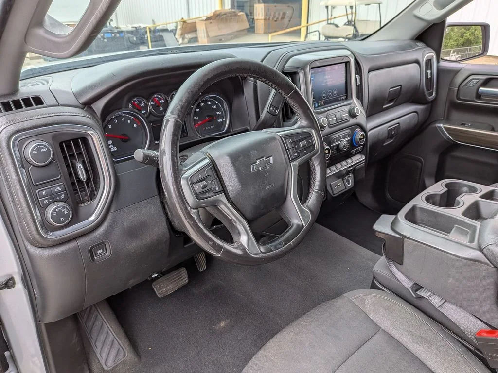 Used 2021 Silver Chevrolet RST image 24