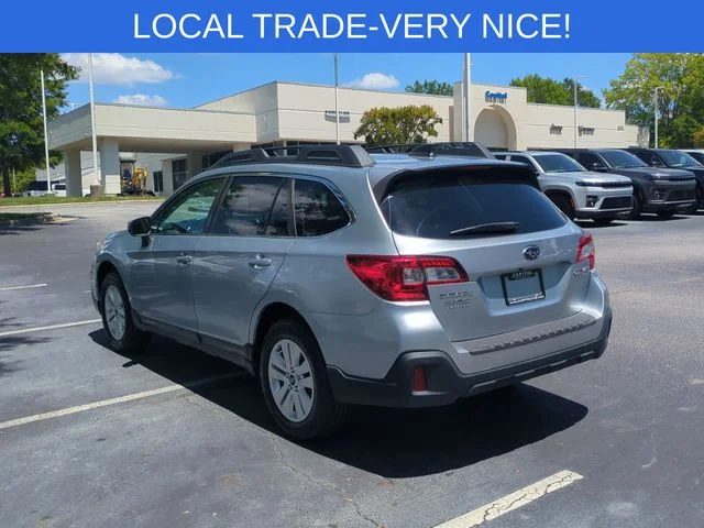 Used 2018 Silver Subaru 2.5i Premium image 3
