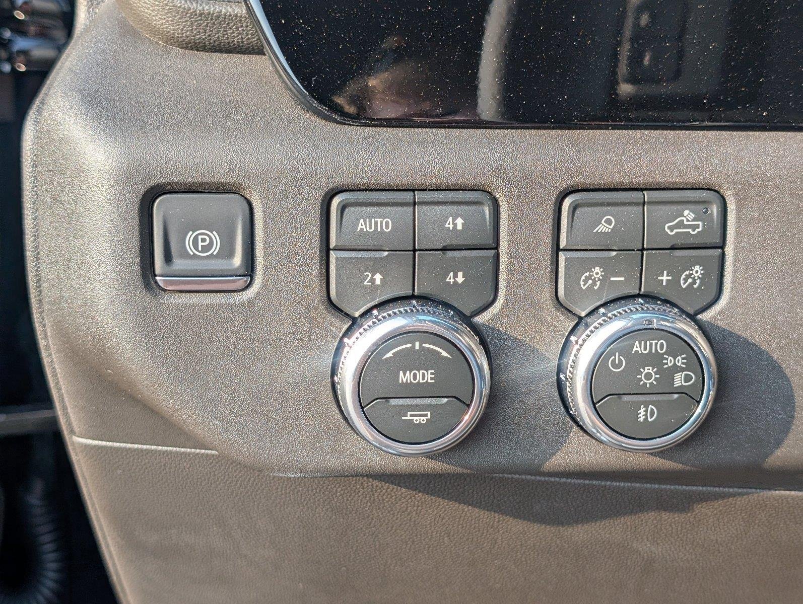 New 2026 Onyx Black GMC SLT image 30