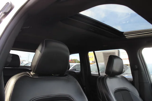 Used 2023 White Jeep Altitude X image 33