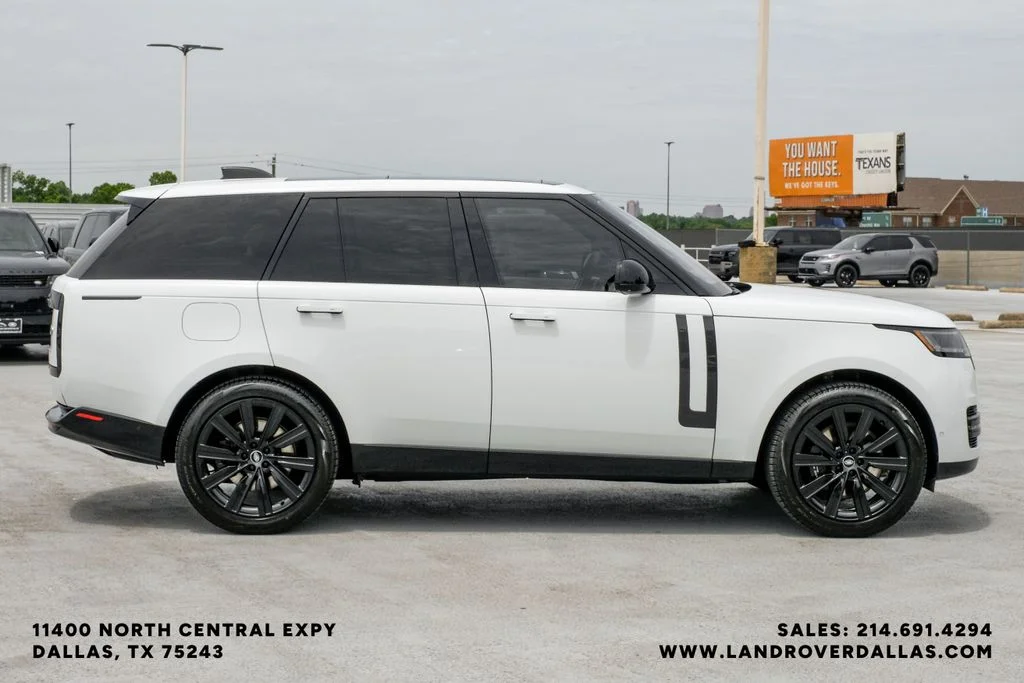 Certified Used 2023 Fuji White Land Rover SE image 5
