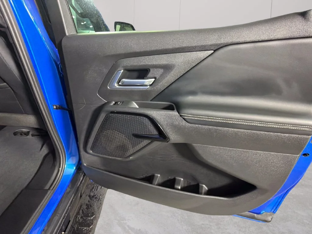 Used 2025 Riptide Blue Metallic Chevrolet LT - Extended Range image 34