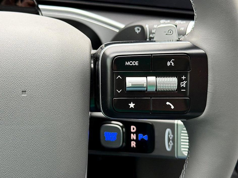New 2026 Cyber Gray Hyundai SE image 31