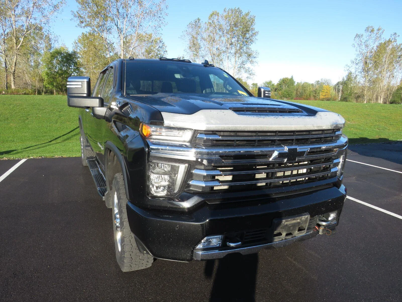 Used 2022 Mosaic Black Metallic Chevrolet High Country image 3