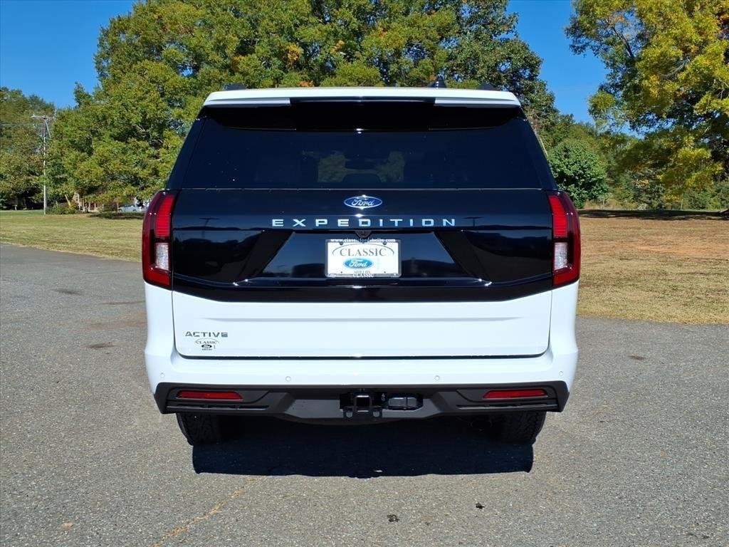 New 2025 Oxford White Ford Active image 18