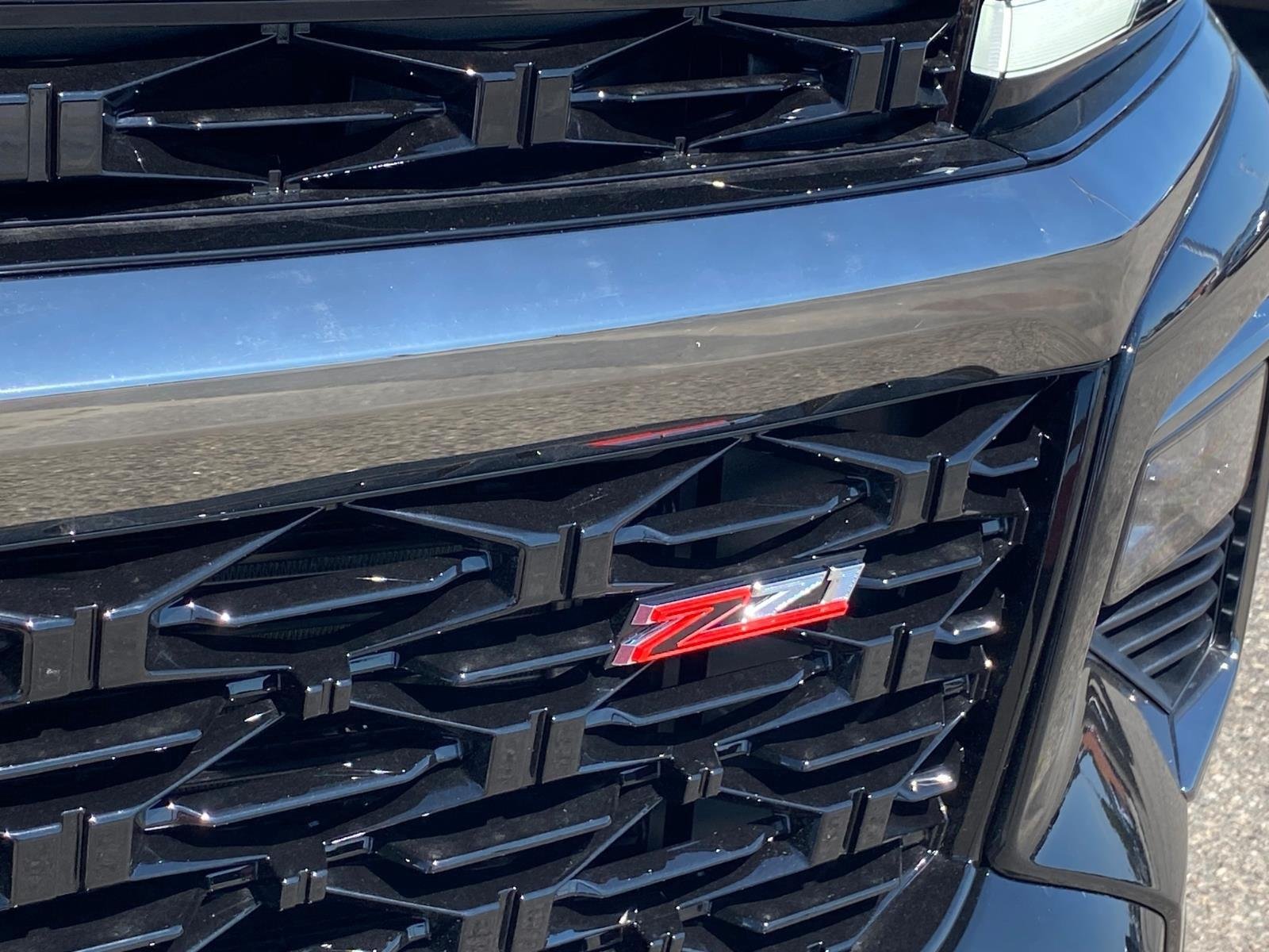 New 2027 Mosaic Black Metallic Chevrolet AWD Z71 image 8
