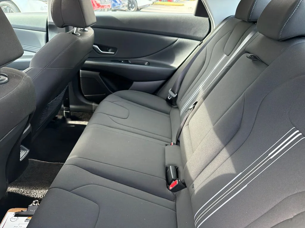 Used 2024 White Hyundai SEL image 31
