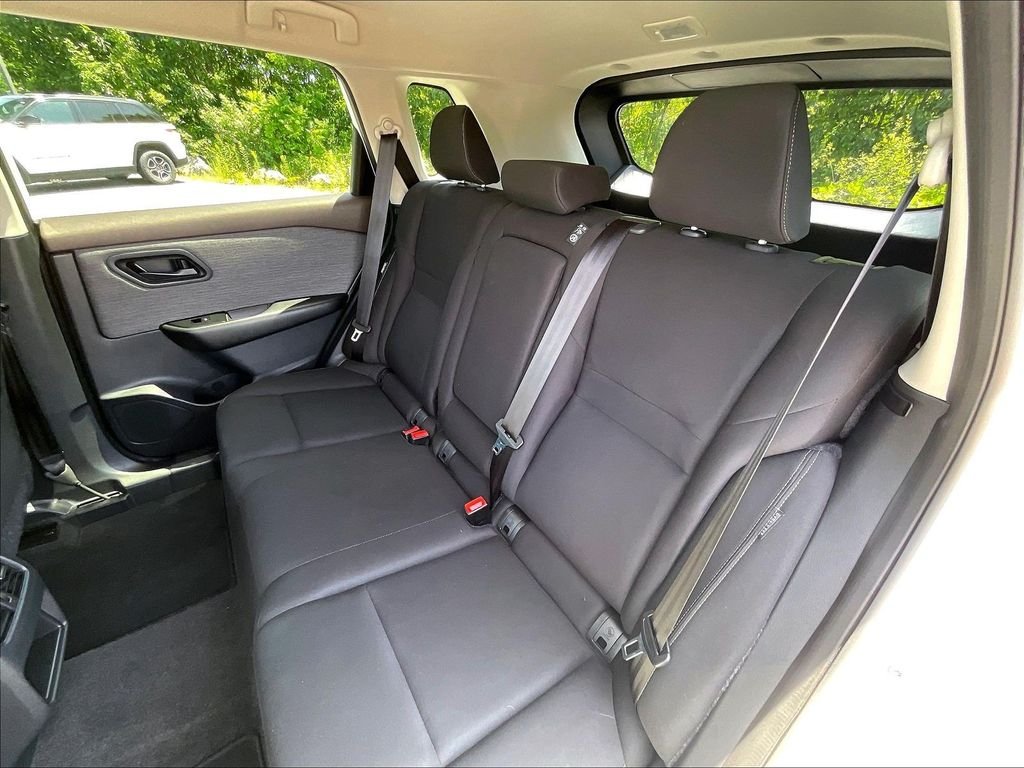 Used 2023 Glacier White Nissan S image 14