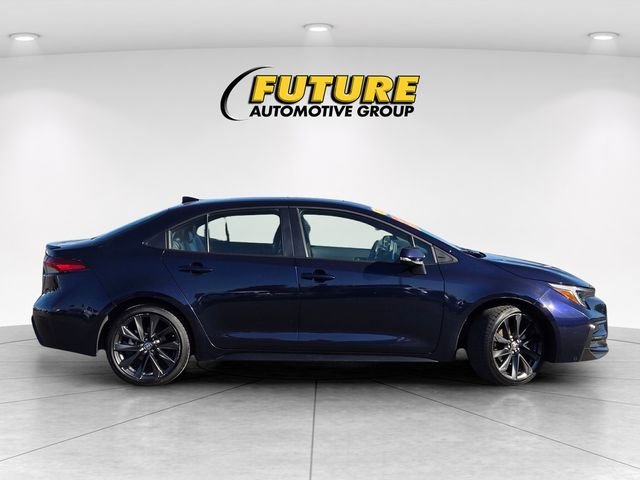Used 2024  Toyota XSE image 3