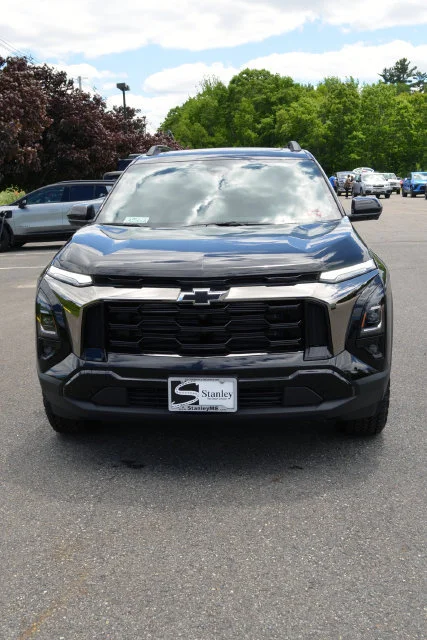 New 2026 Mosaic Black Metallic Chevrolet ACTIV image 4