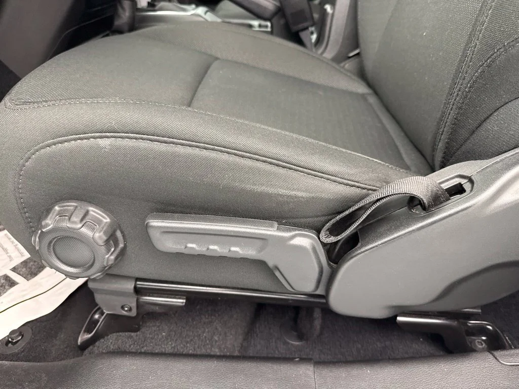 2023 Jeep Wrangler SPORT Convertible Slide 15