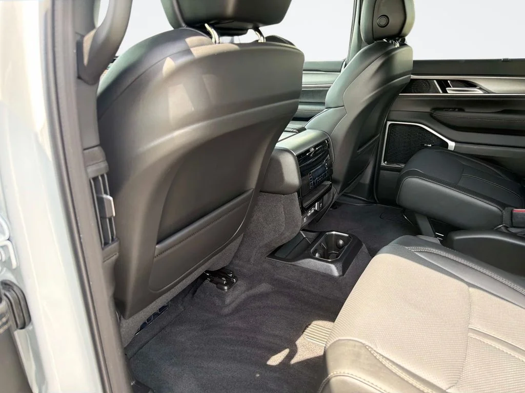 New 2026 Bright White Clearcoat Jeep Limited Reserve image 13
