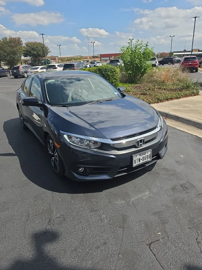 Used 2018 Cosmic Blue Metallic Honda EX-T image 4