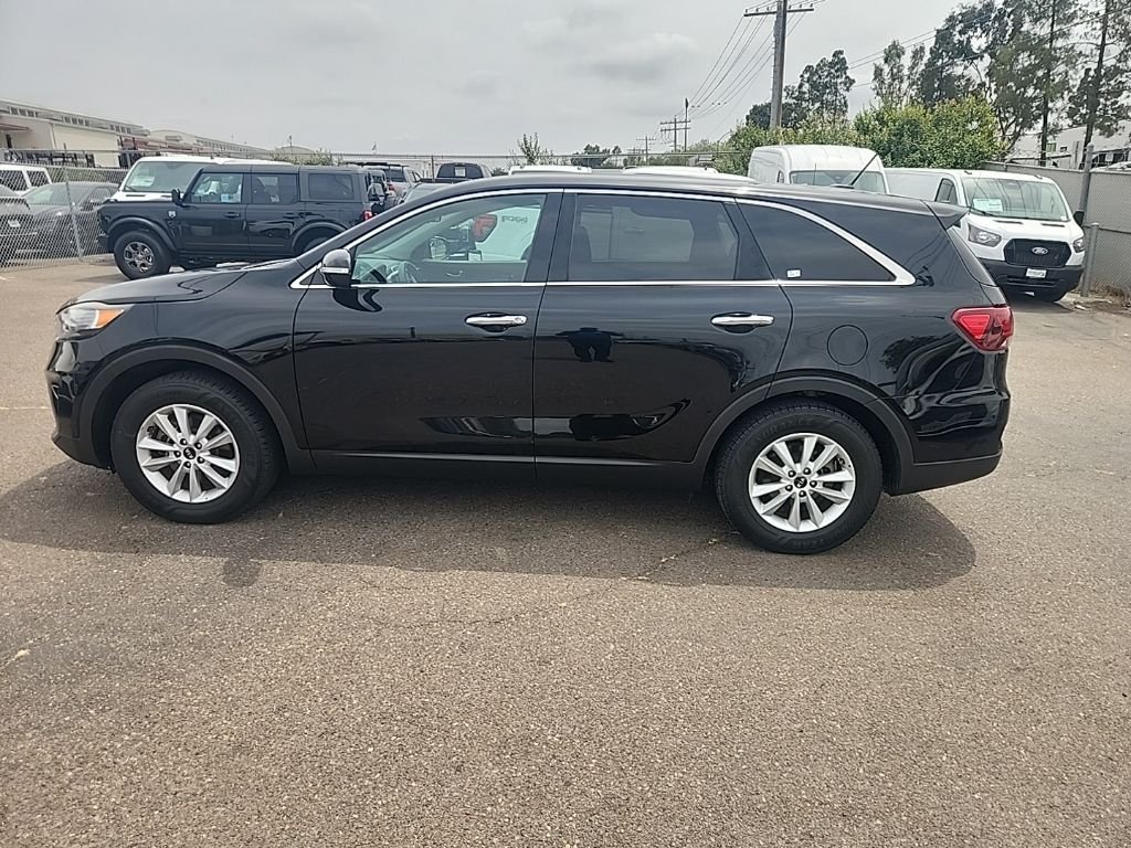 Used 2019 Black Kia L image 10