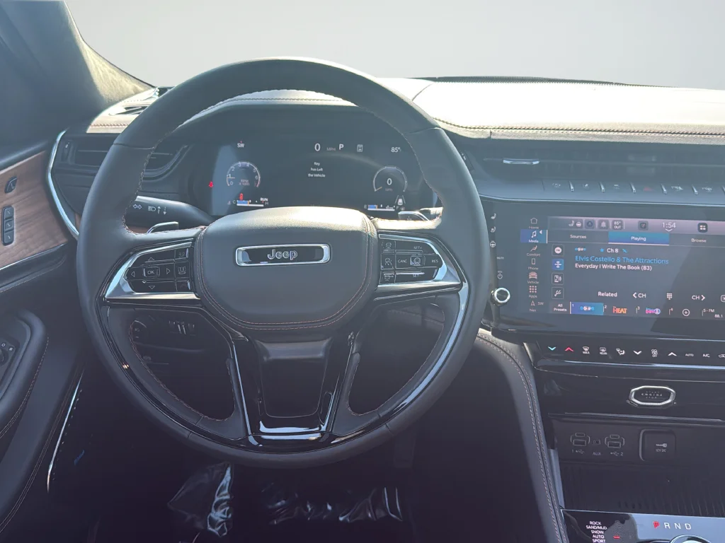 New 2027 Copper Shino Metallic Clear-Coat Paint Jeep Summit image 9